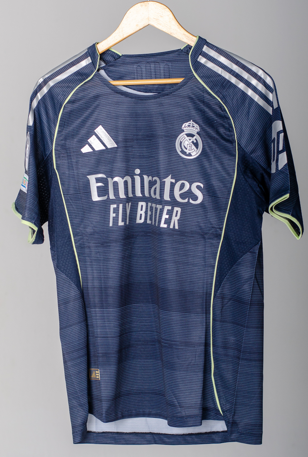 Camisa Real Madrid Visita 25-26 Versión Jugador Mbappé 10